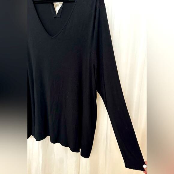 1-Lane Bryant SZ 22/24 long sleeved black v neck with chocker style collar - Picture 6 of 8